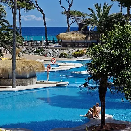 Iberostar Waves Alcudia Park מלון