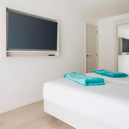 Iberostar Waves Alcudia Park מלון