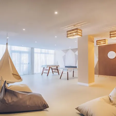 Iberostar Waves Alcudia Park מלון